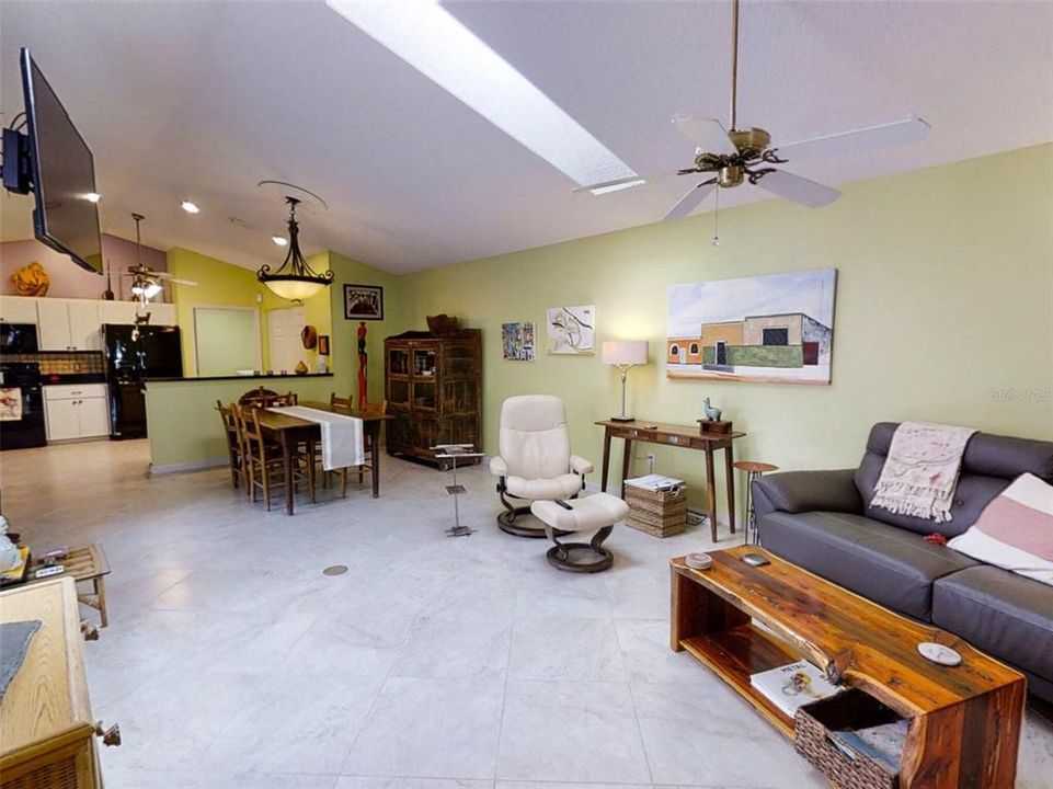 Active With Contract: $200,000 (3 beds, 2 baths, 1741 Square Feet)