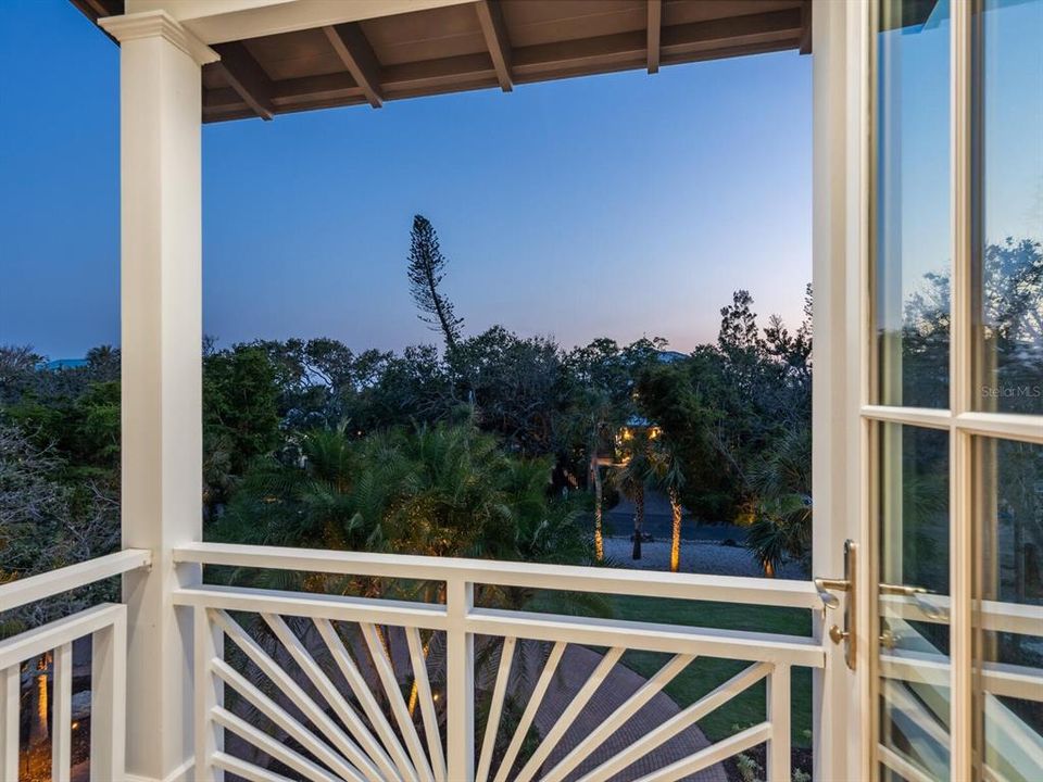 Active With Contract: $3,495,000 (4 beds, 3 baths, 4566 Square Feet)