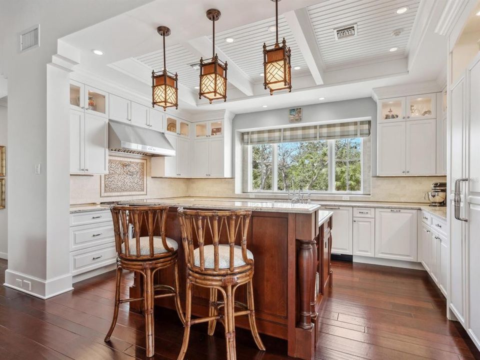 Active With Contract: $3,495,000 (4 beds, 3 baths, 4566 Square Feet)