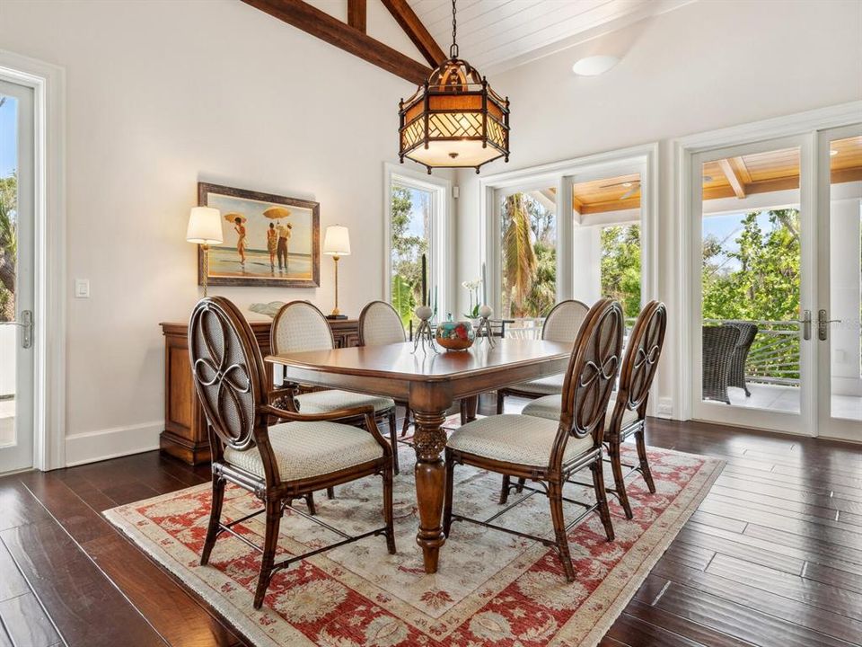 Active With Contract: $3,495,000 (4 beds, 3 baths, 4566 Square Feet)