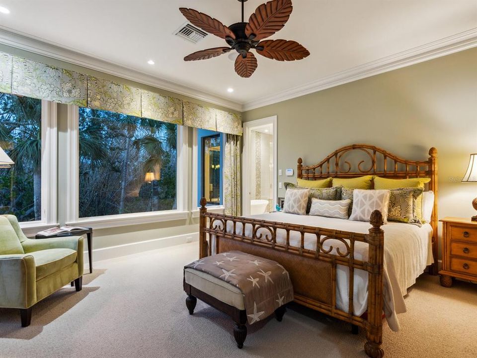 Active With Contract: $3,495,000 (4 beds, 3 baths, 4566 Square Feet)