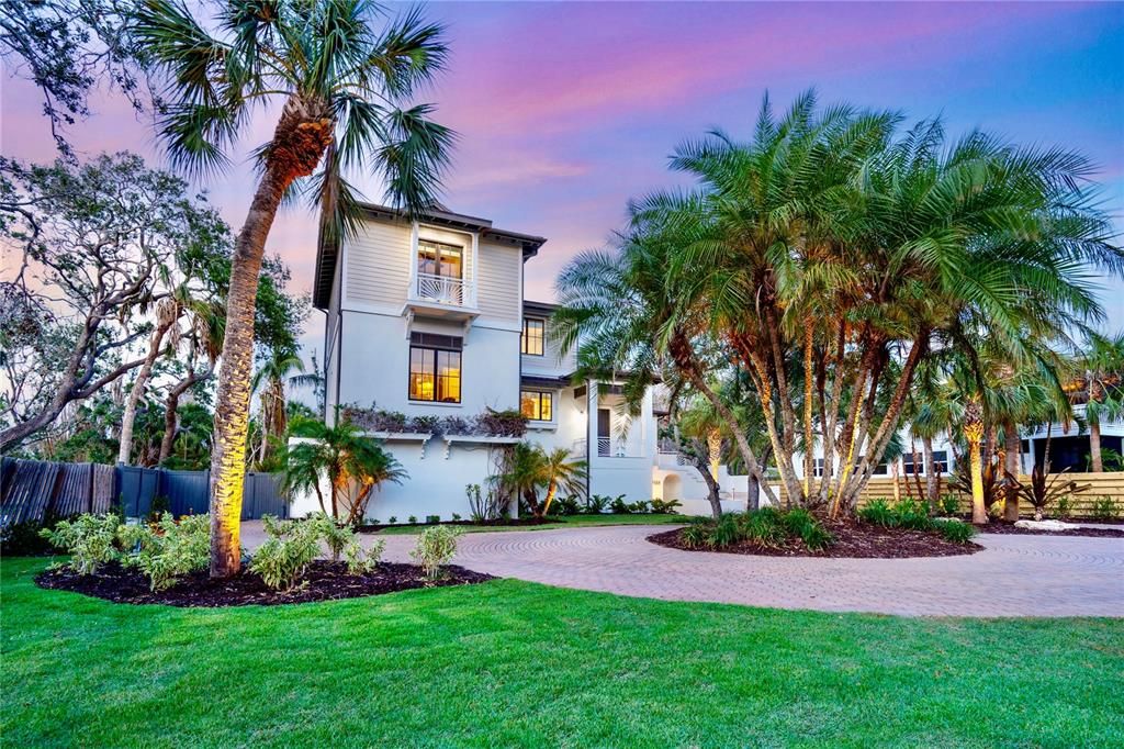 Active With Contract: $3,495,000 (4 beds, 3 baths, 4566 Square Feet)