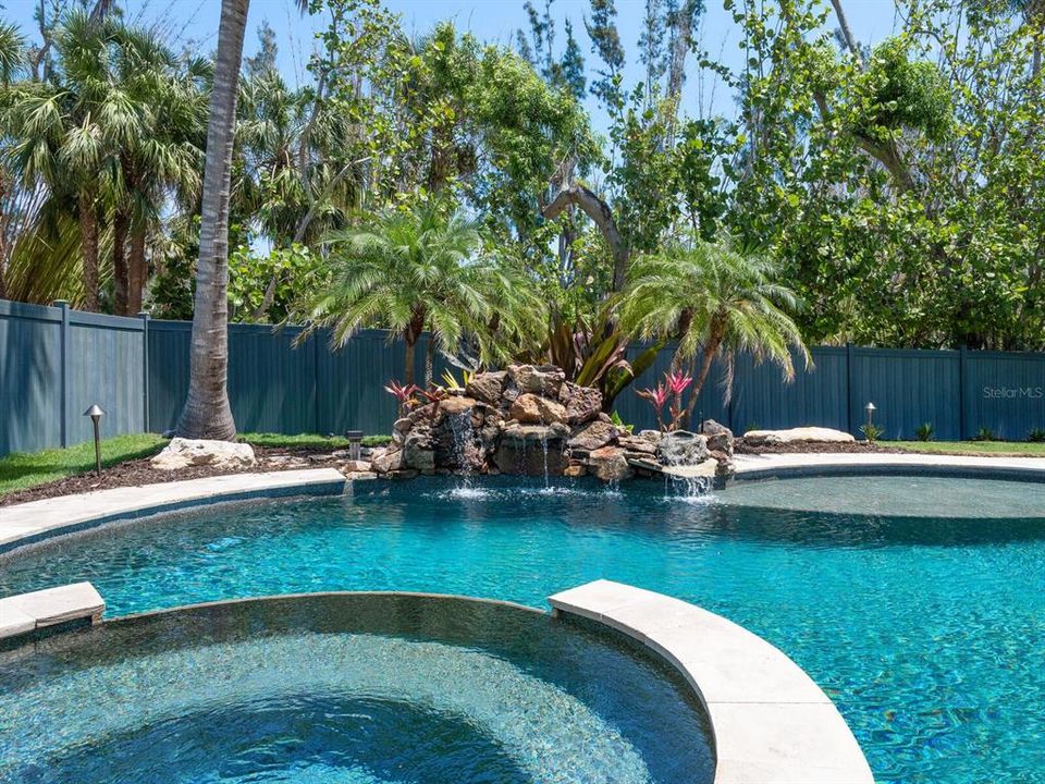 Active With Contract: $3,495,000 (4 beds, 3 baths, 4566 Square Feet)