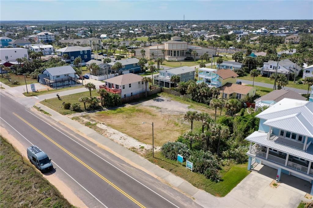 На продажу: $1,299,000 (0.27 acres)