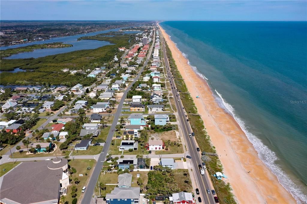 На продажу: $1,299,000 (0.27 acres)