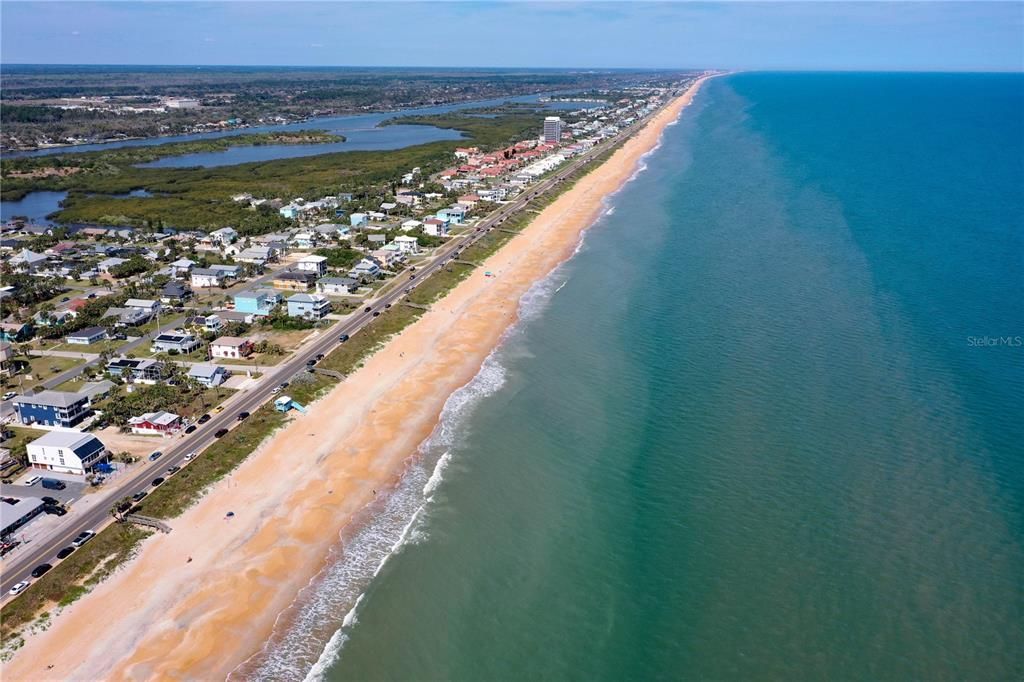 На продажу: $1,299,000 (0.27 acres)