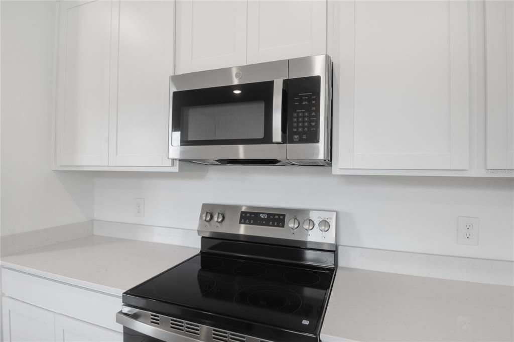 Под контрактом: $269,999 (3 спален, 2 ванн, 1707 Квадратных фут)