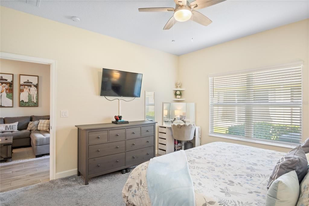 Active With Contract: $245,000 (2 beds, 2 baths, 1394 Square Feet)