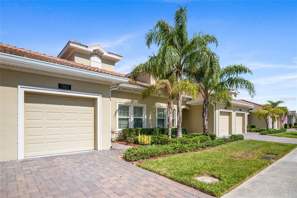 Active With Contract: $245,000 (2 beds, 2 baths, 1394 Square Feet)