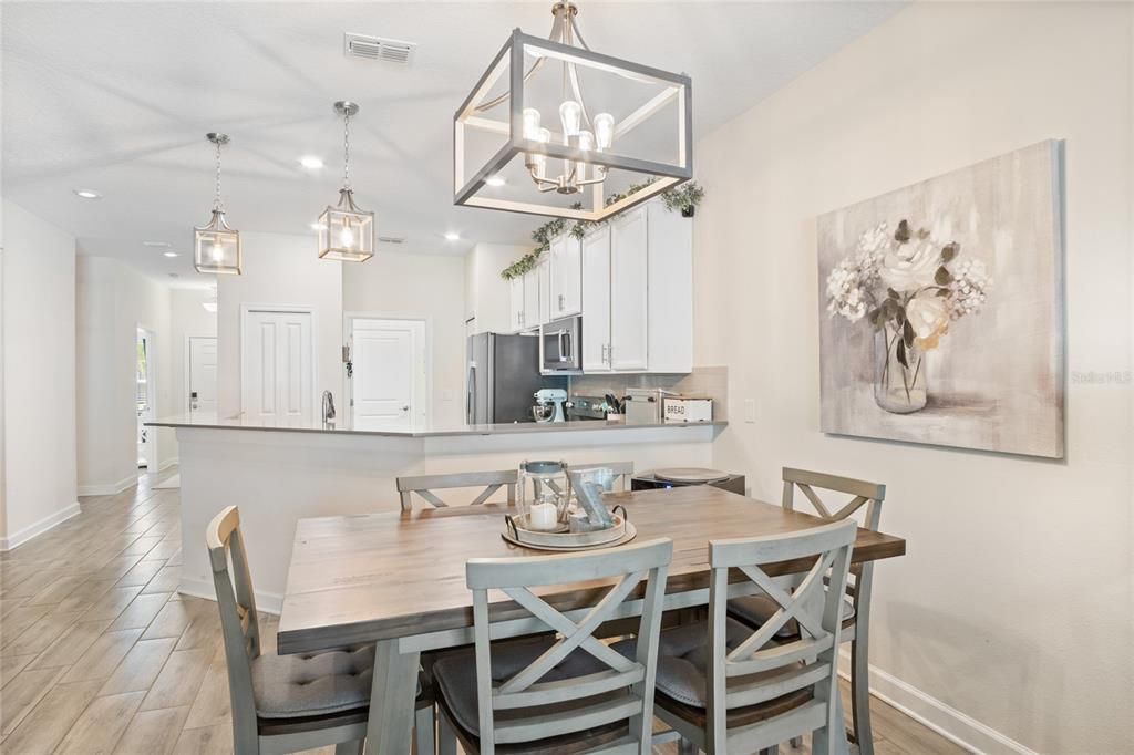 Active With Contract: $245,000 (2 beds, 2 baths, 1394 Square Feet)