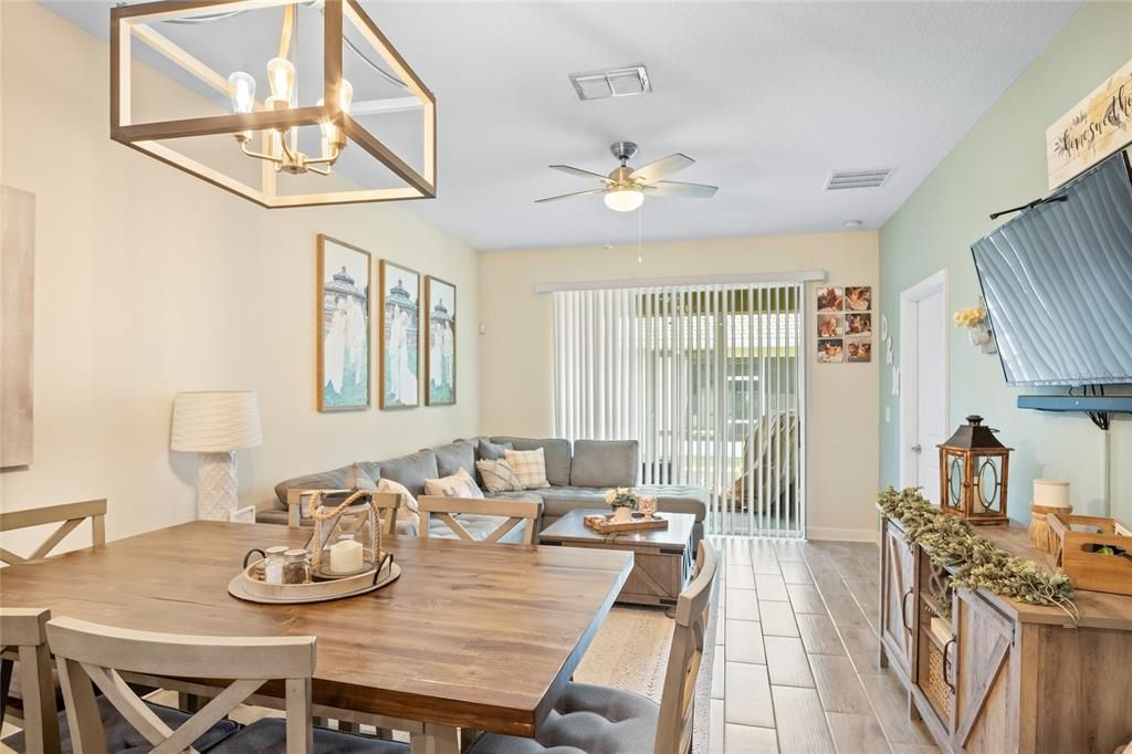 Active With Contract: $245,000 (2 beds, 2 baths, 1394 Square Feet)