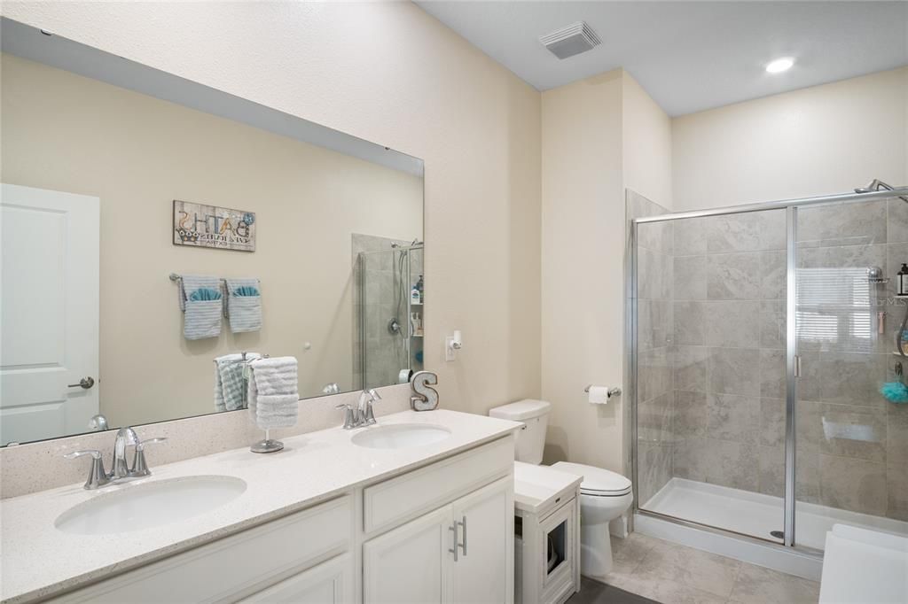 Active With Contract: $245,000 (2 beds, 2 baths, 1394 Square Feet)