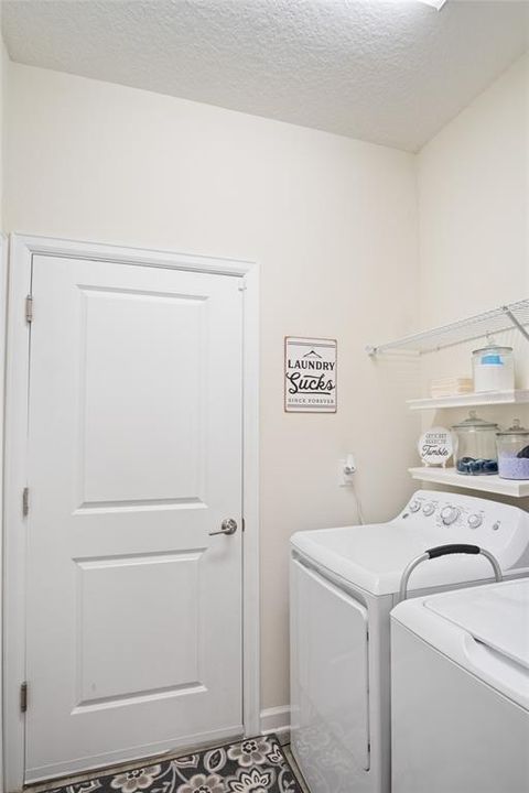 Active With Contract: $245,000 (2 beds, 2 baths, 1394 Square Feet)