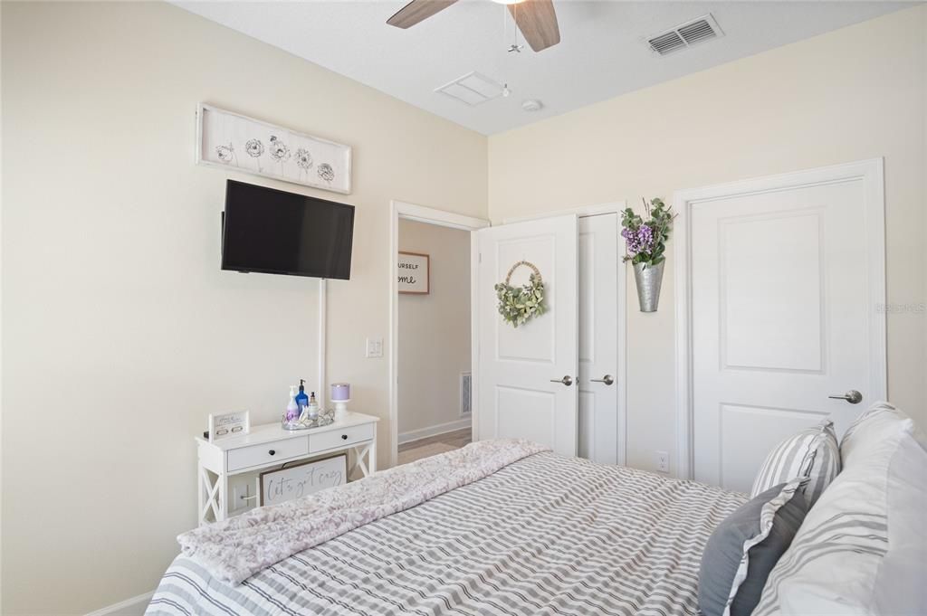 Active With Contract: $245,000 (2 beds, 2 baths, 1394 Square Feet)