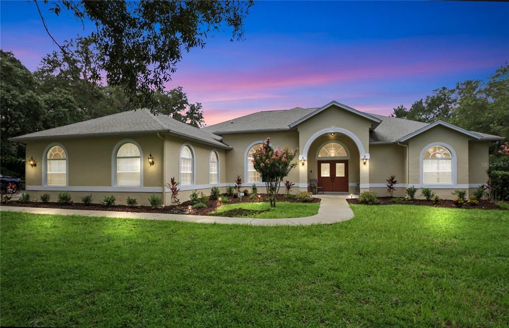 Vendido Recientemente: $595,000 (4 camas, 3 baños, 3487 Pies cuadrados)