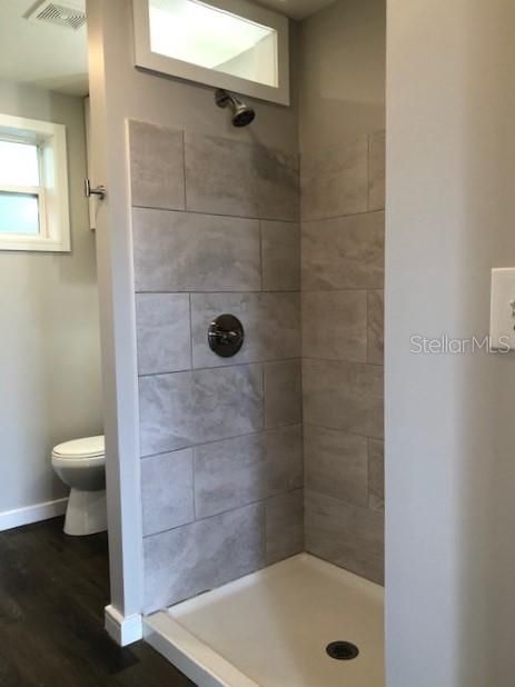 出租: $1,000 (1 贝兹, 1 浴室, 295 平方英尺)