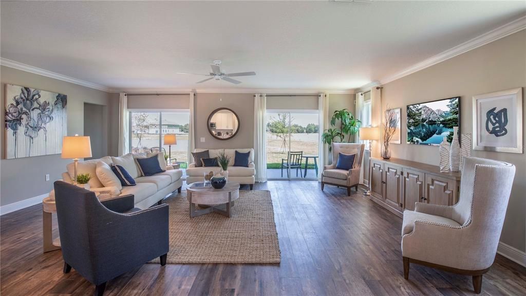 合同活跃: $484,990 (4 贝兹, 2 浴室, 3230 平方英尺)