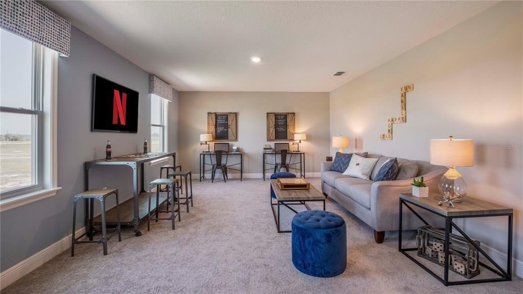 合同活跃: $484,990 (4 贝兹, 2 浴室, 3230 平方英尺)