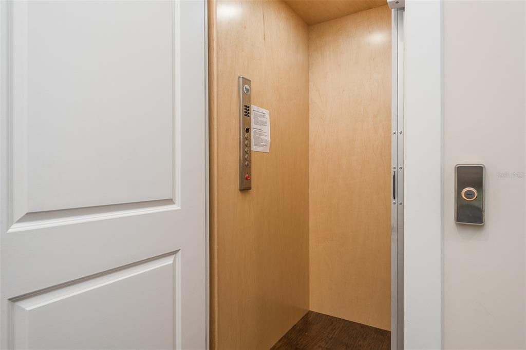 For Sale: $1,375,000 (3 beds, 2 baths, 2065 Square Feet)