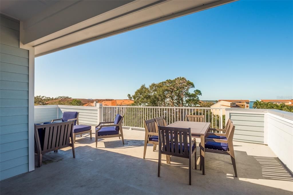 For Sale: $1,375,000 (3 beds, 2 baths, 2065 Square Feet)