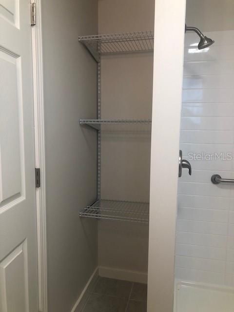 出租: $1,200 (1 贝兹, 1 浴室, 307 平方英尺)