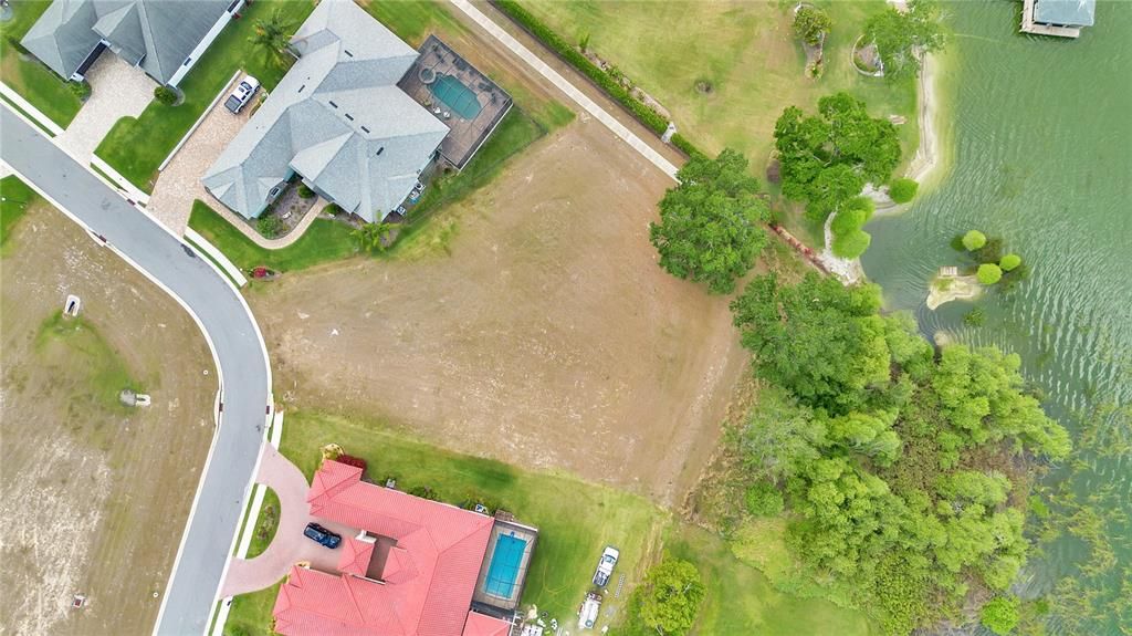 待售: $589,000 (0.71 acres)