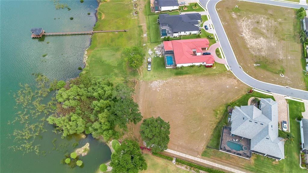 待售: $589,000 (0.71 acres)