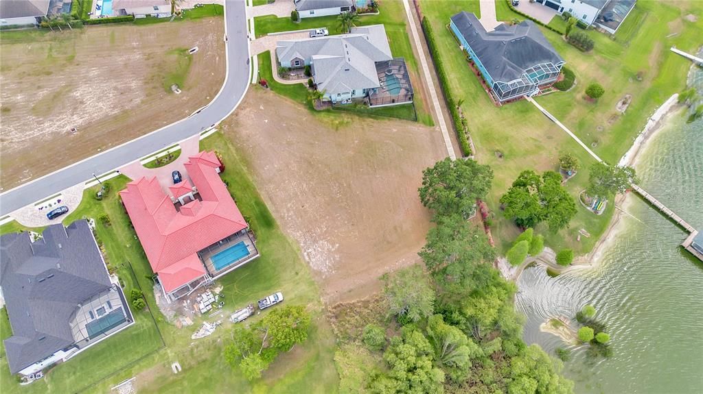 待售: $589,000 (0.71 acres)