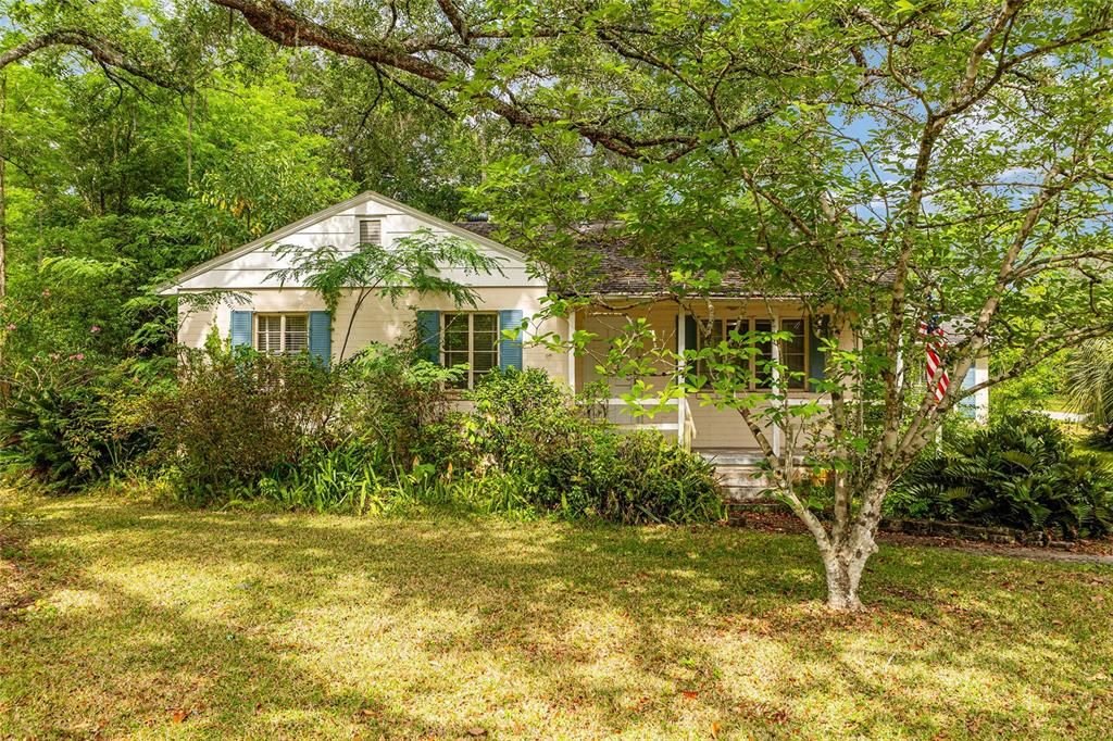 合同活跃: $140,000 (2 贝兹, 1 浴室, 1161 平方英尺)