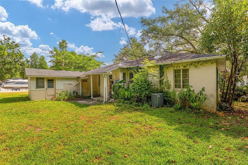 合同活跃: $140,000 (2 贝兹, 1 浴室, 1161 平方英尺)