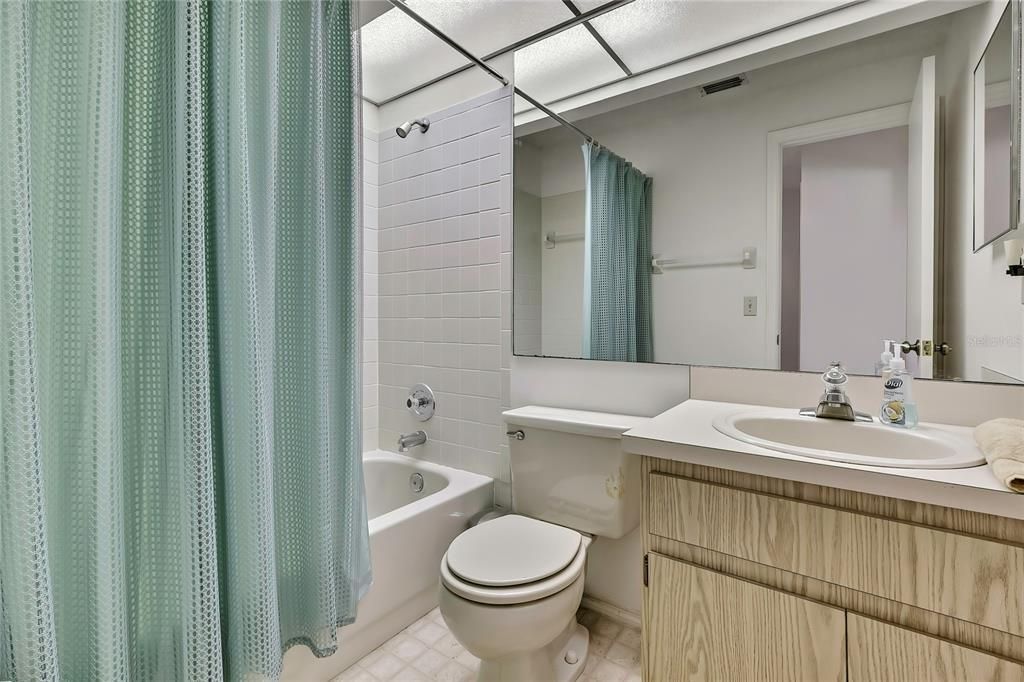 Active With Contract: $129,500 (2 beds, 2 baths, 1142 Square Feet)