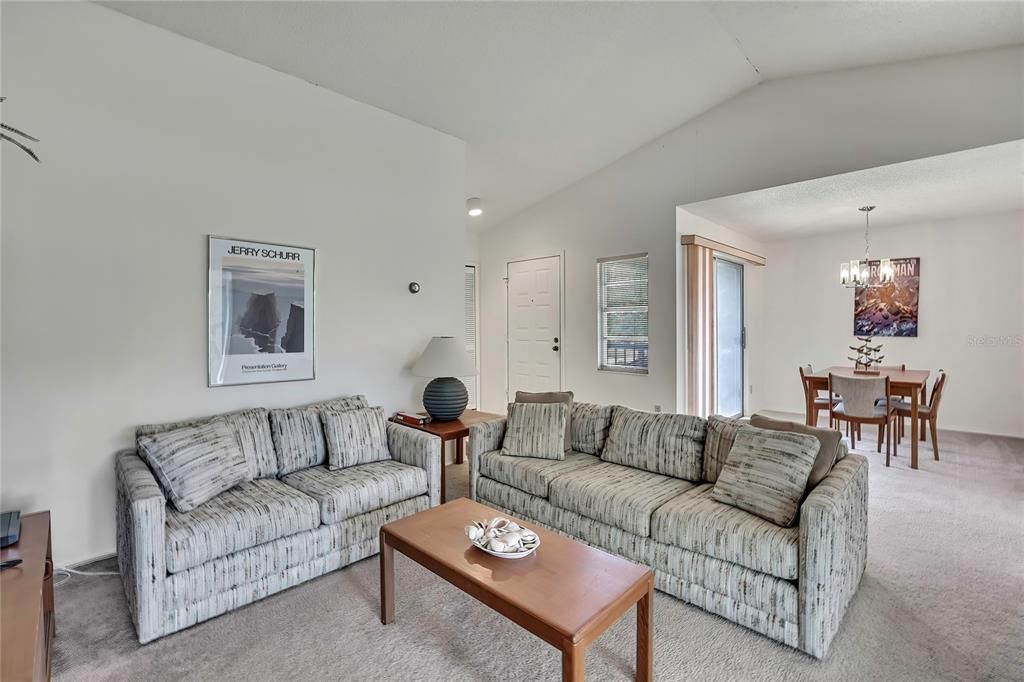 Active With Contract: $129,500 (2 beds, 2 baths, 1142 Square Feet)