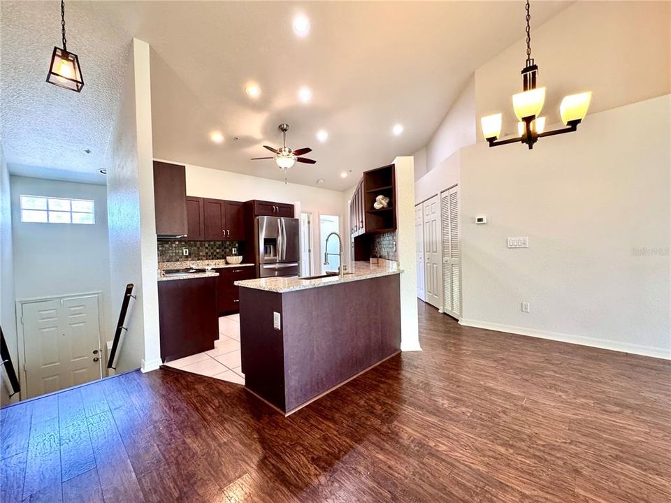 Active With Contract: $248,900 (2 beds, 2 baths, 1346 Square Feet)