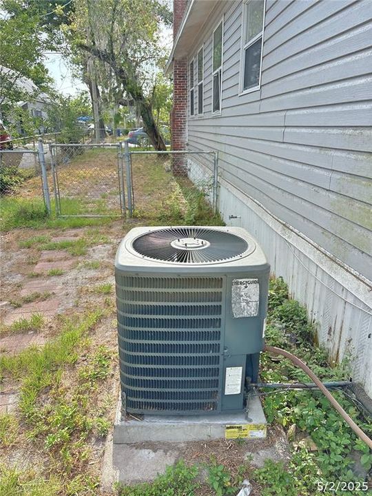 На продажу: $210,000 (3 спален, 2 ванн, 1296 Квадратных фут)