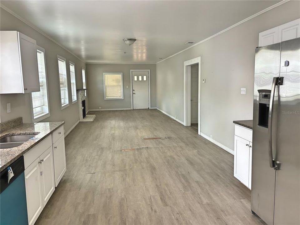 На продажу: $210,000 (3 спален, 2 ванн, 1296 Квадратных фут)