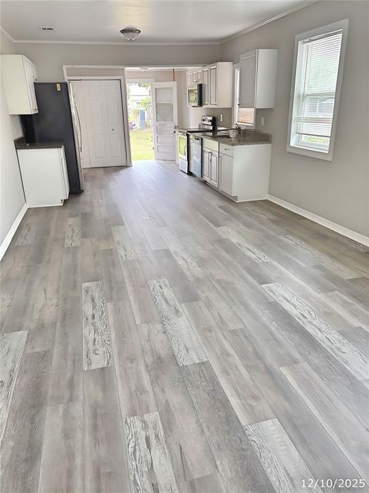 На продажу: $210,000 (3 спален, 2 ванн, 1296 Квадратных фут)