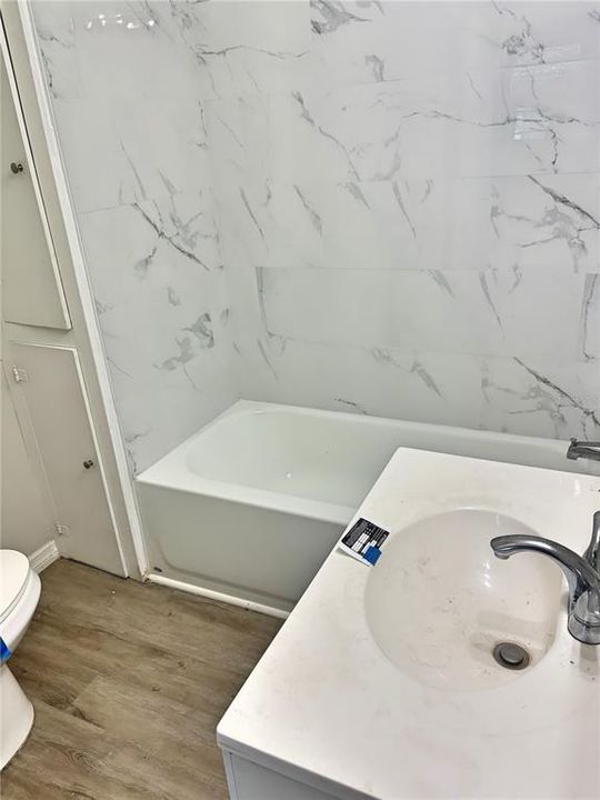 На продажу: $210,000 (3 спален, 2 ванн, 1296 Квадратных фут)