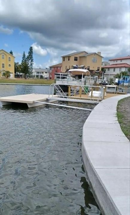 待售: $399,975 (0.17 acres)