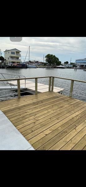 待售: $399,975 (0.17 acres)