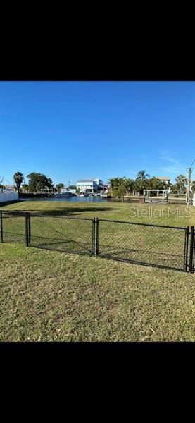 待售: $399,975 (0.17 acres)