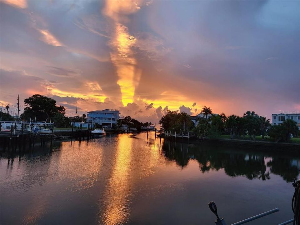 待售: $399,975 (0.17 acres)