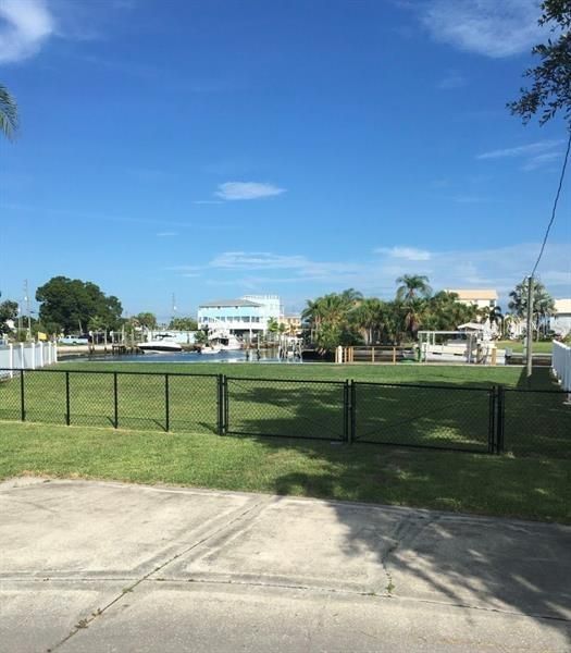 待售: $399,975 (0.17 acres)