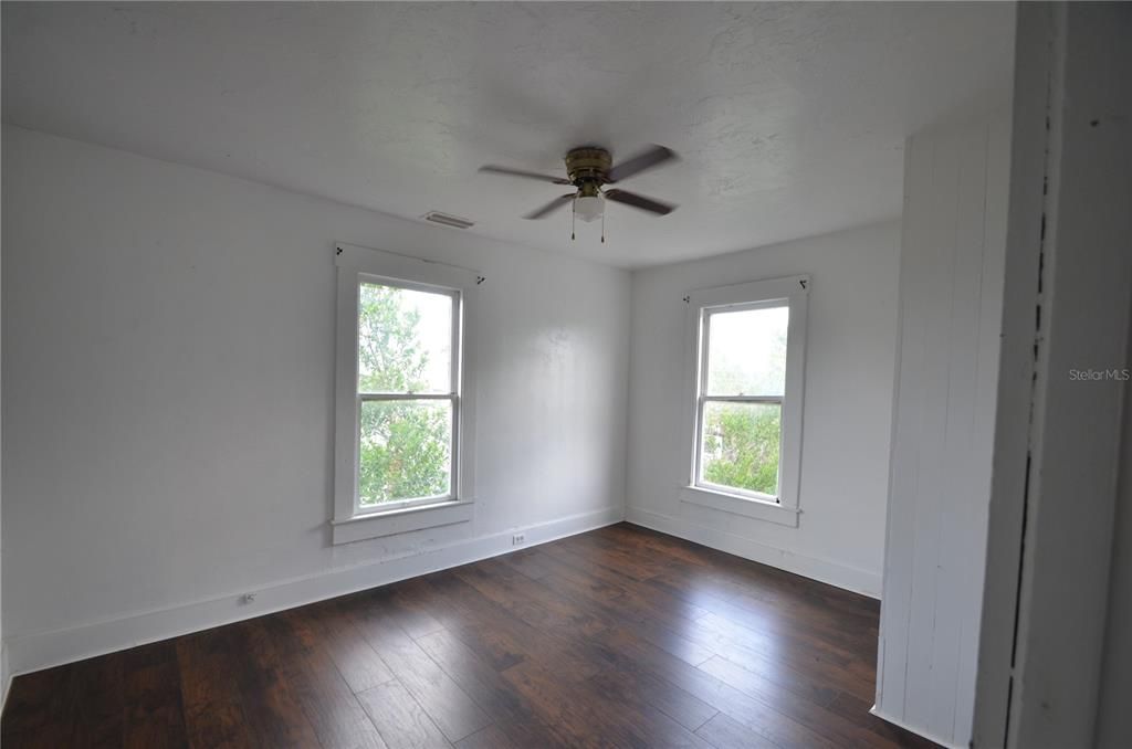 待售: $199,700 (4 贝兹, 2 浴室, 1848 平方英尺)