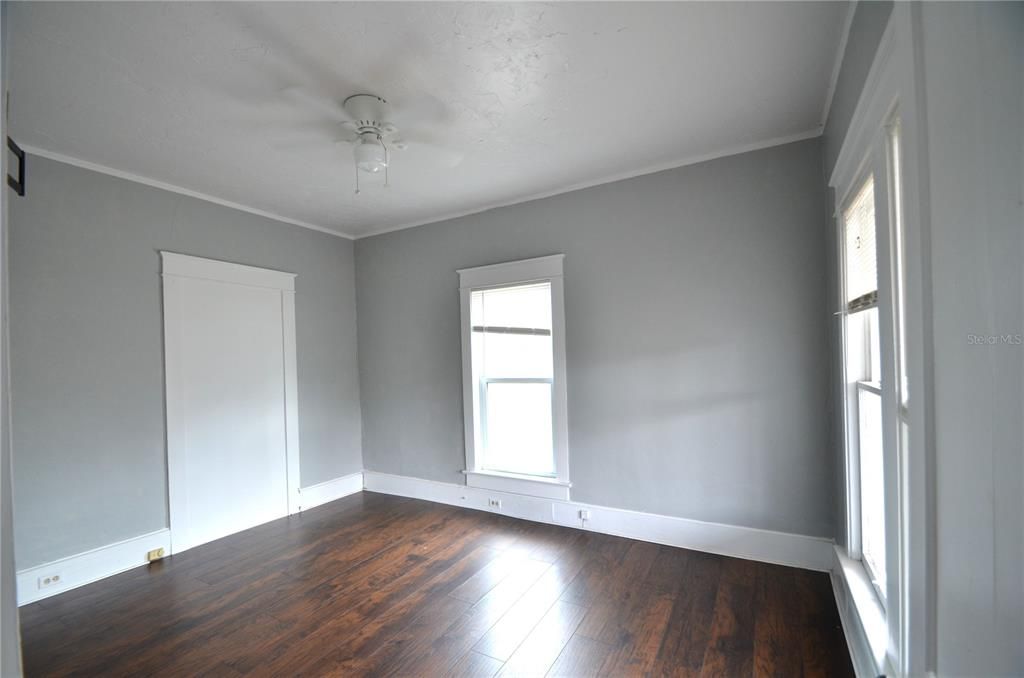 待售: $199,700 (4 贝兹, 2 浴室, 1848 平方英尺)