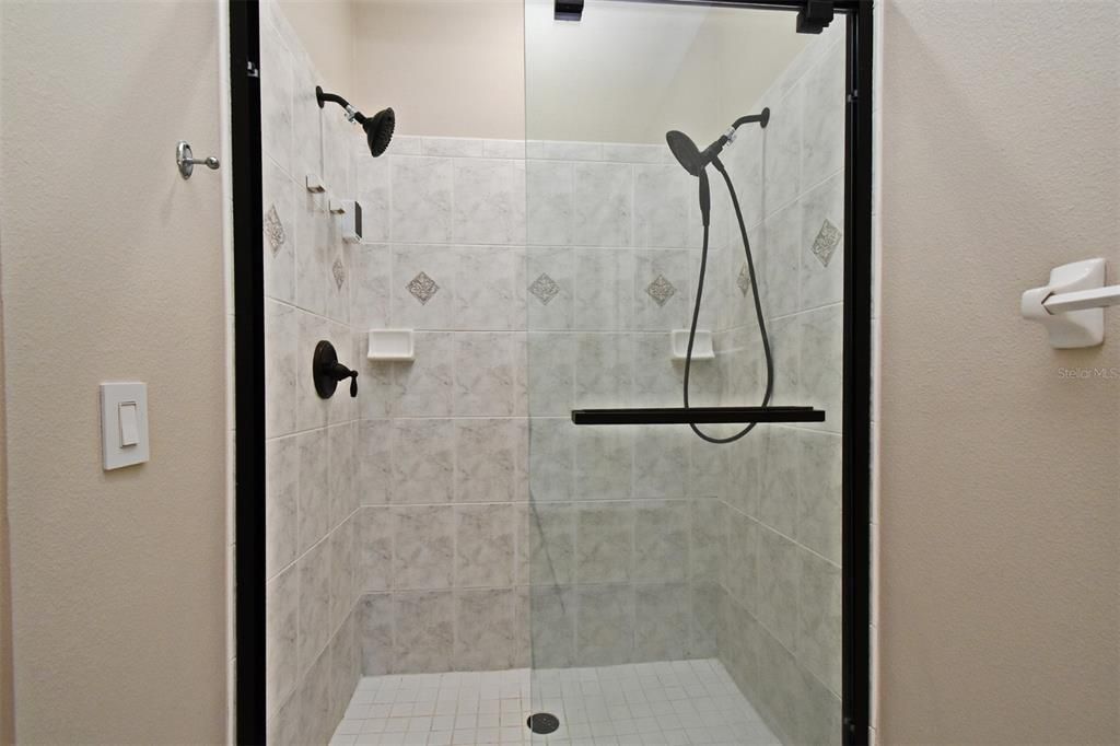 待售: $884,000 (4 贝兹, 4 浴室, 2740 平方英尺)