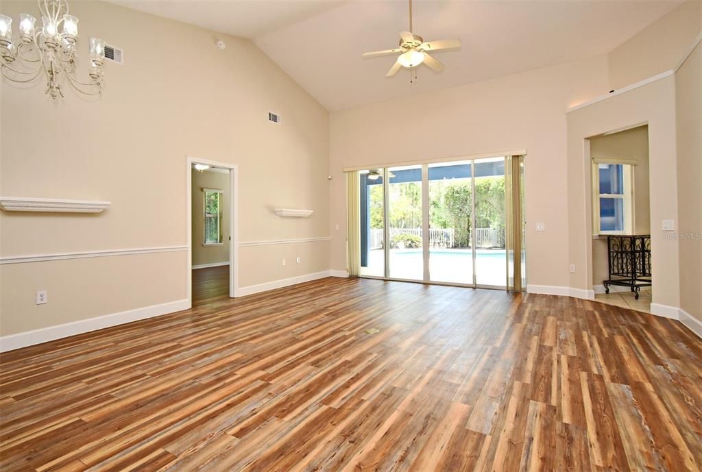 待售: $884,000 (4 贝兹, 4 浴室, 2740 平方英尺)