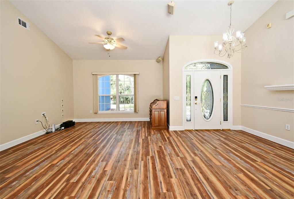 待售: $884,000 (4 贝兹, 4 浴室, 2740 平方英尺)