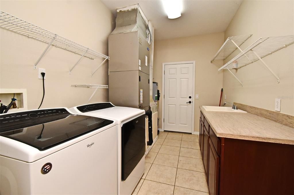 待售: $884,000 (4 贝兹, 4 浴室, 2740 平方英尺)