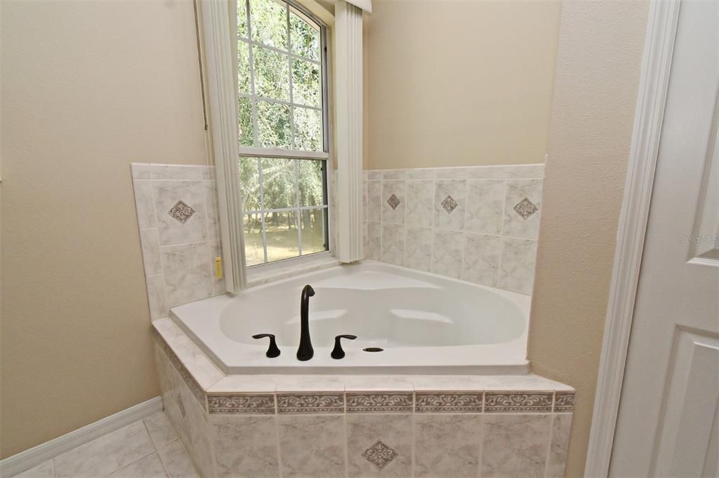 待售: $884,000 (4 贝兹, 4 浴室, 2740 平方英尺)