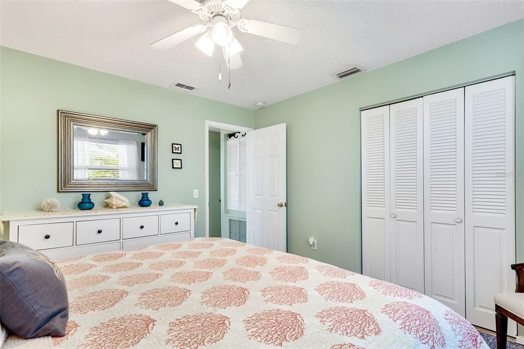 На продажу: $775,000 (2 спален, 2 ванн, 866 Квадратных фут)